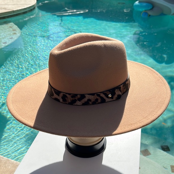 NEW Fabulous Trendy light Brown Hat - Picture 3 of 4
